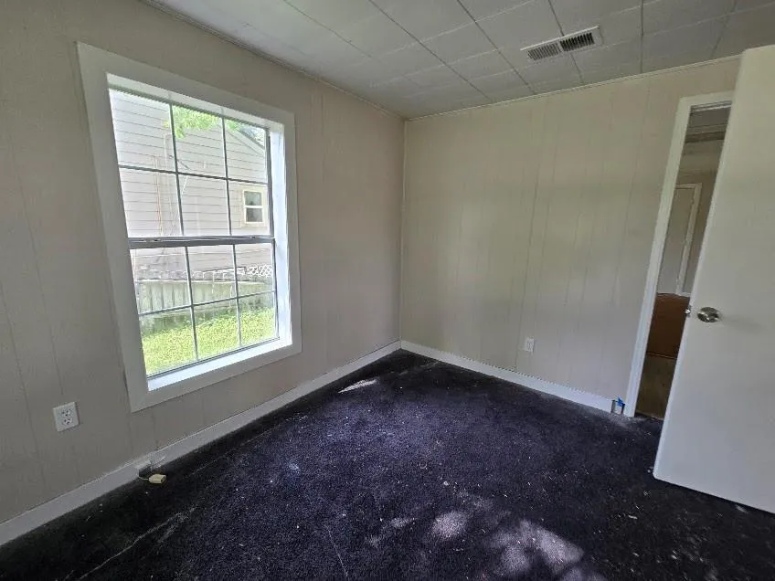 208 S 6th Street Highlands, TX 77562