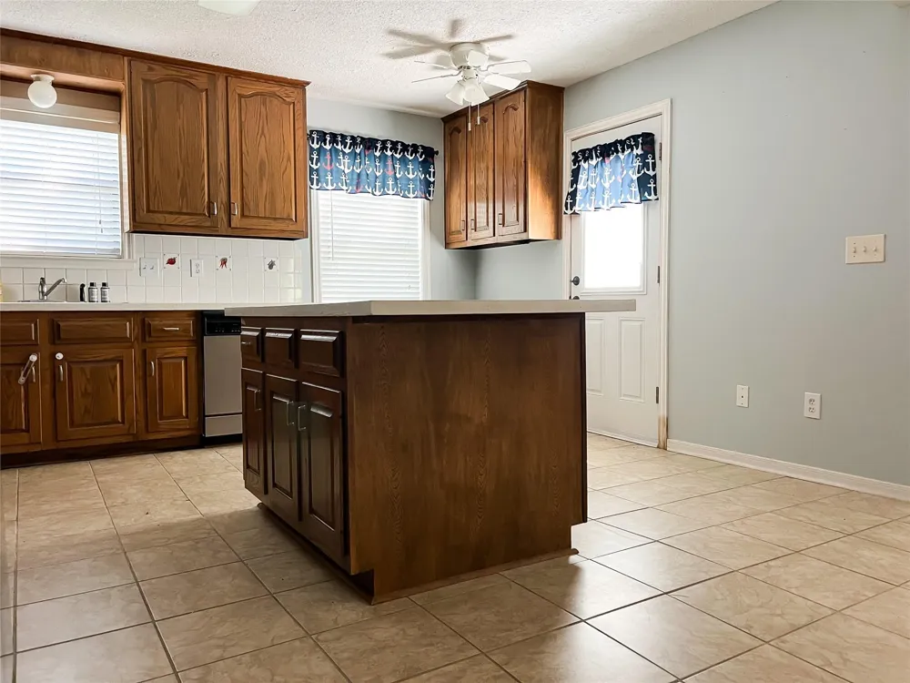 19778 County Road 377 Marquez, TX 77865