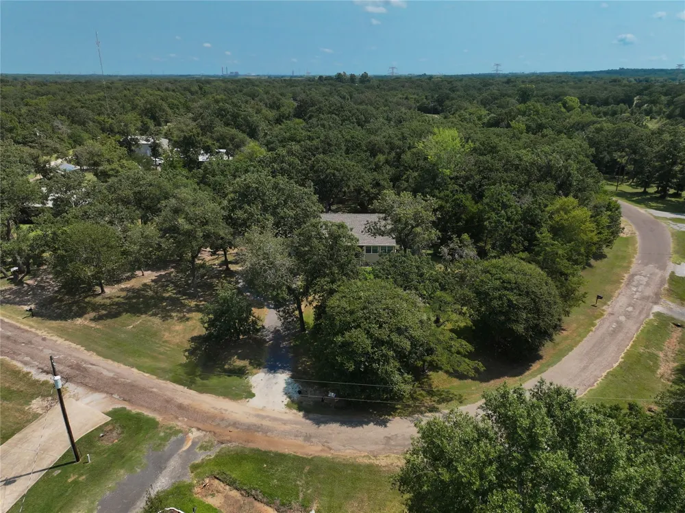 19778 County Road 377 Marquez, TX 77865