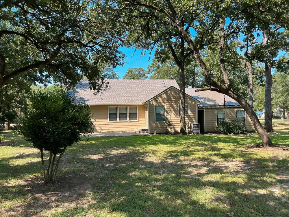 19778 County Road 377 Marquez, TX 77865
