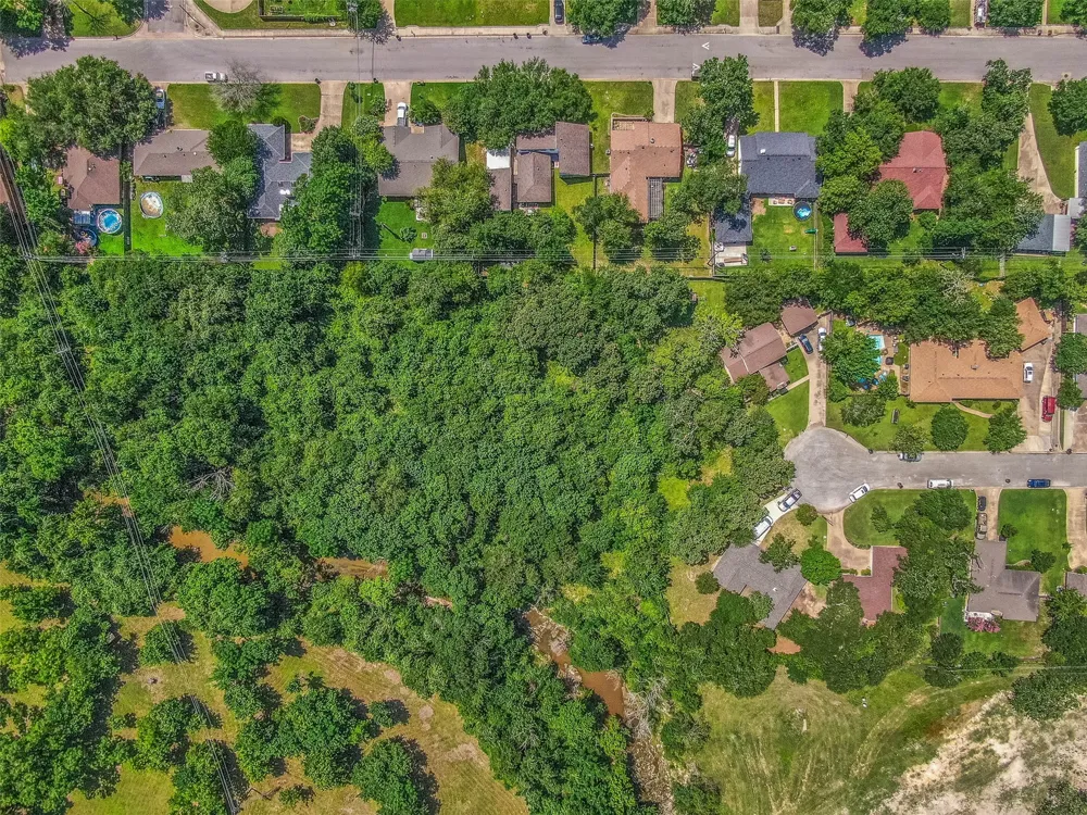3814 Valley Oaks Drive Bryan, TX 77802