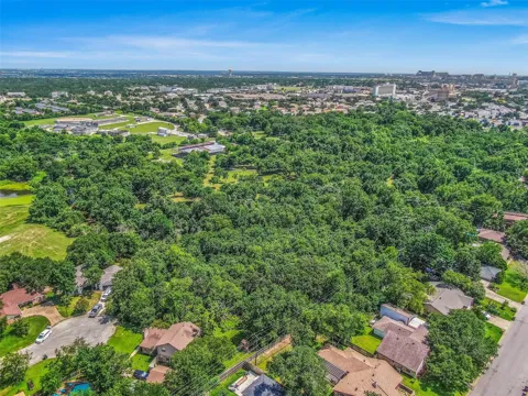 3814 Valley Oaks Drive
