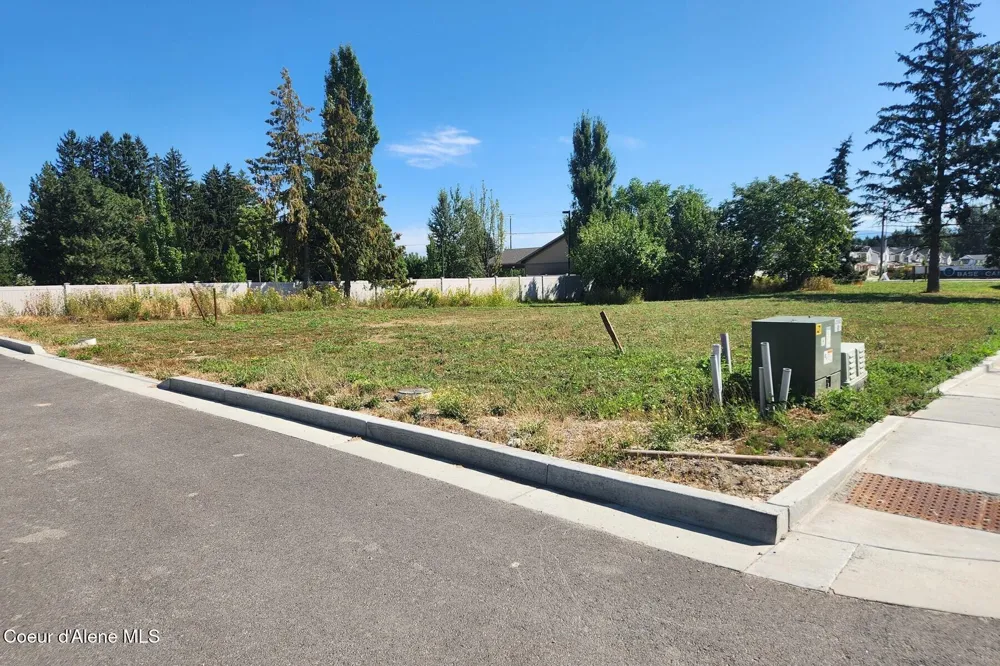 1702, 1706 1712 Onyx Court Sandpoint, ID 83864