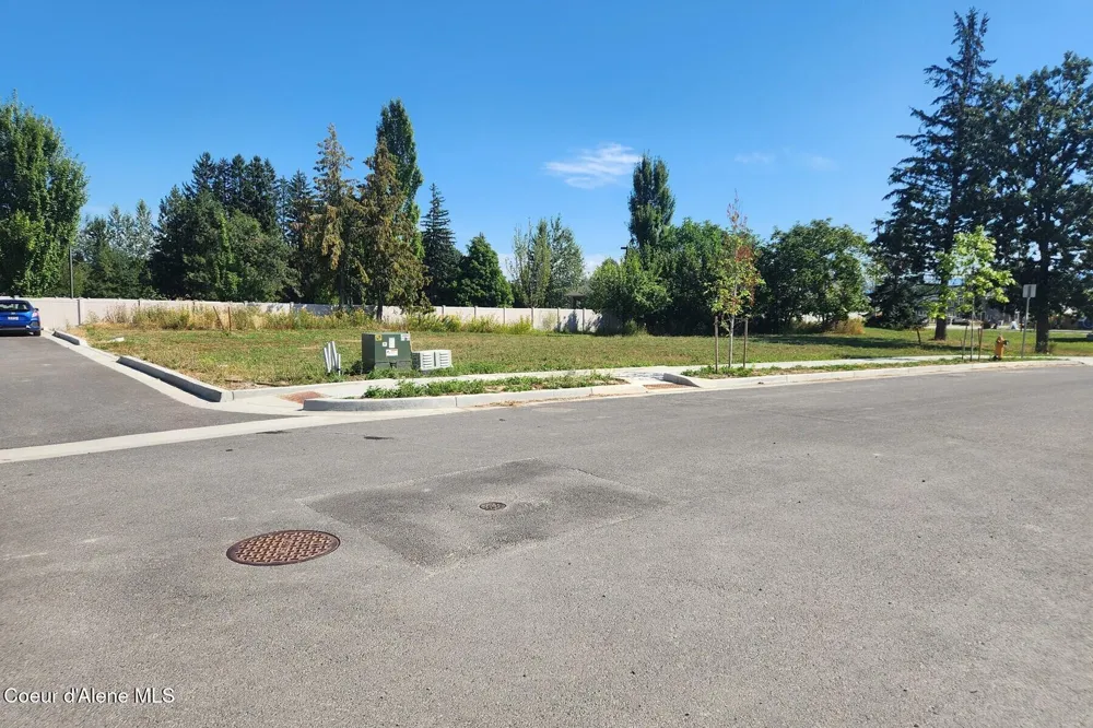 1702, 1706 1712 Onyx Court Sandpoint, ID 83864