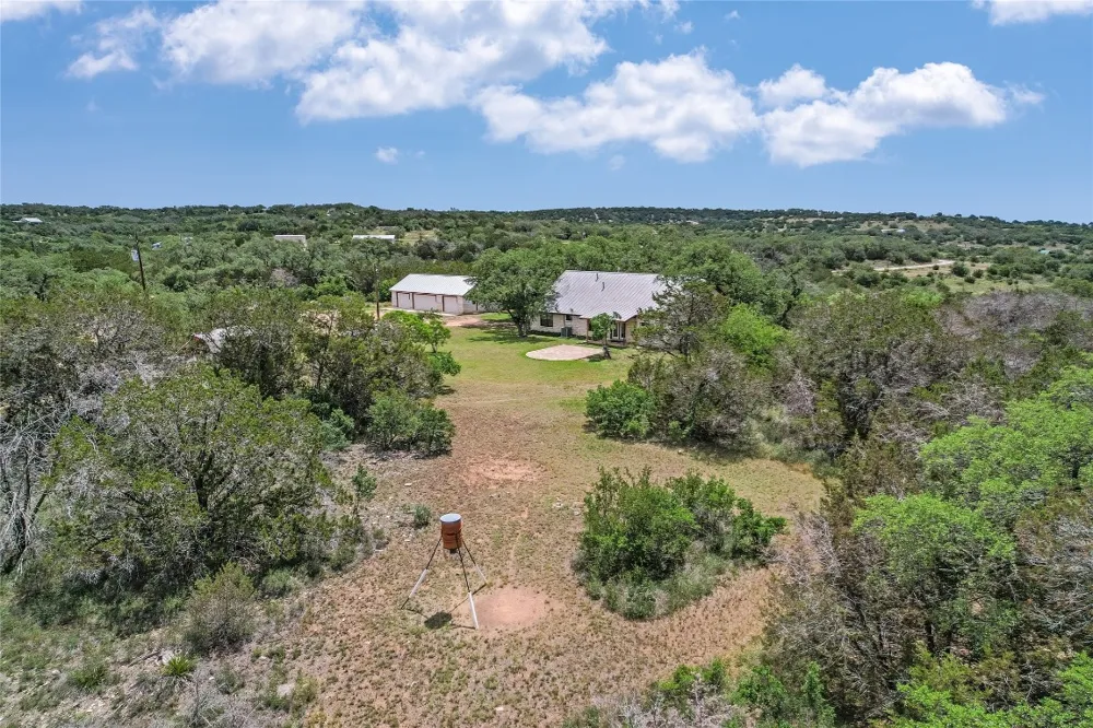 199 Middleton Road Spicewood, TX 78669