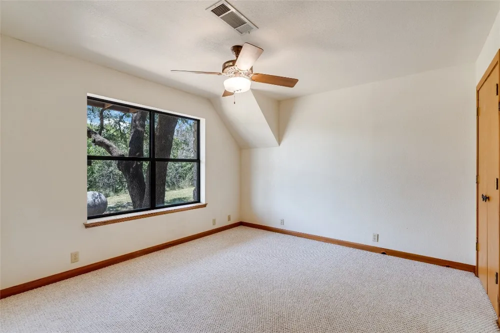 199 Middleton Road Spicewood, TX 78669