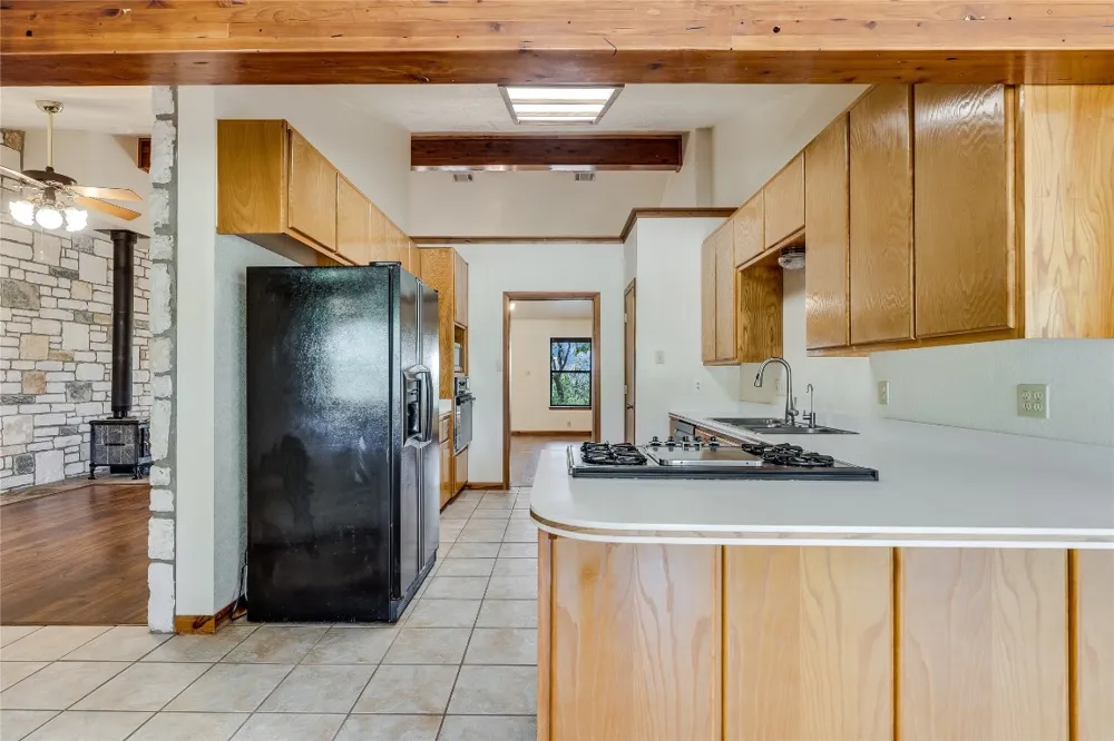 199 Middleton Road Spicewood, TX 78669