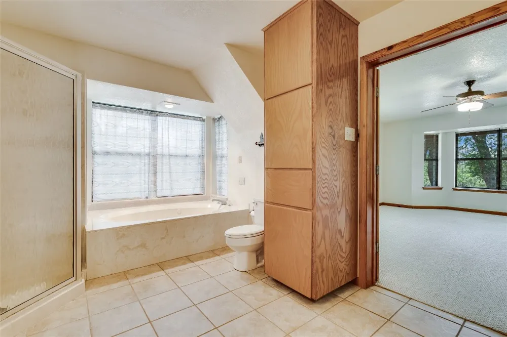199 Middleton Road Spicewood, TX 78669