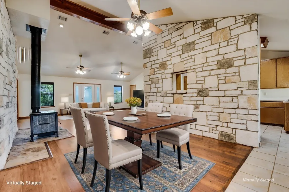 199 Middleton Road Spicewood, TX 78669