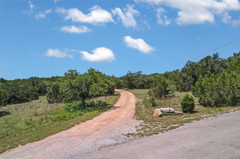 199 Middleton Road Spicewood, TX 78669