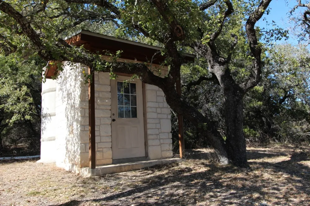 199 Middleton Road Spicewood, TX 78669