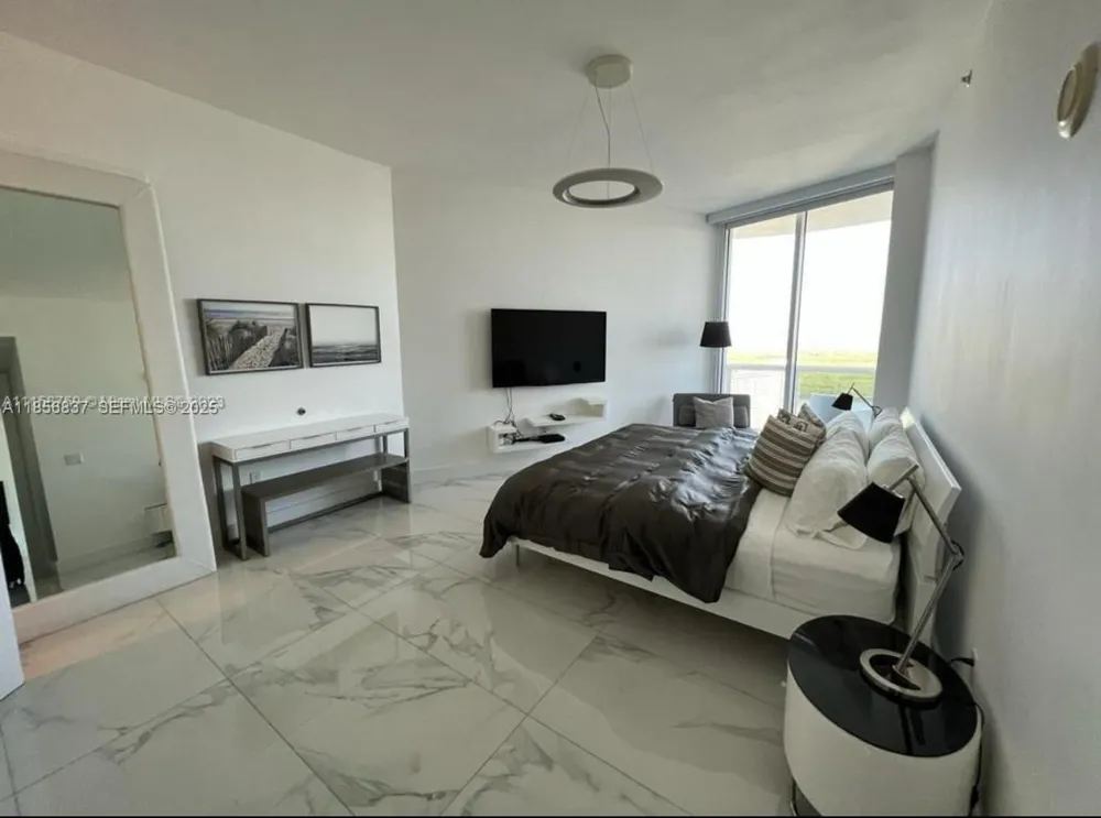 15811 Collins Ave #2805 Sunny Isles Beach, FL 33160