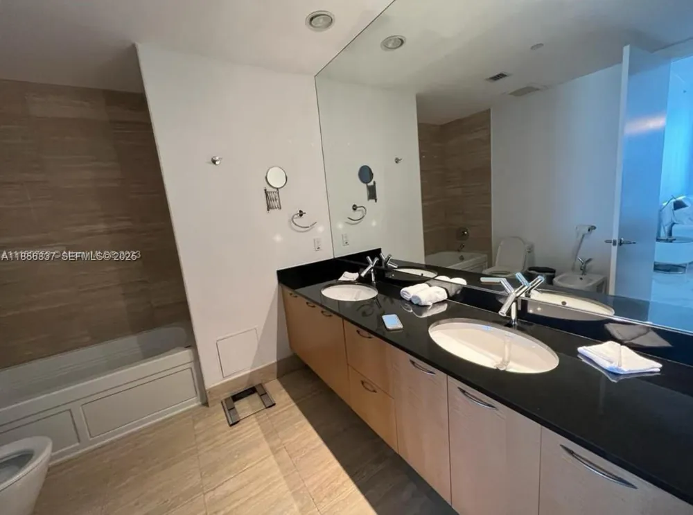 15811 Collins Ave #2805 Sunny Isles Beach, FL 33160