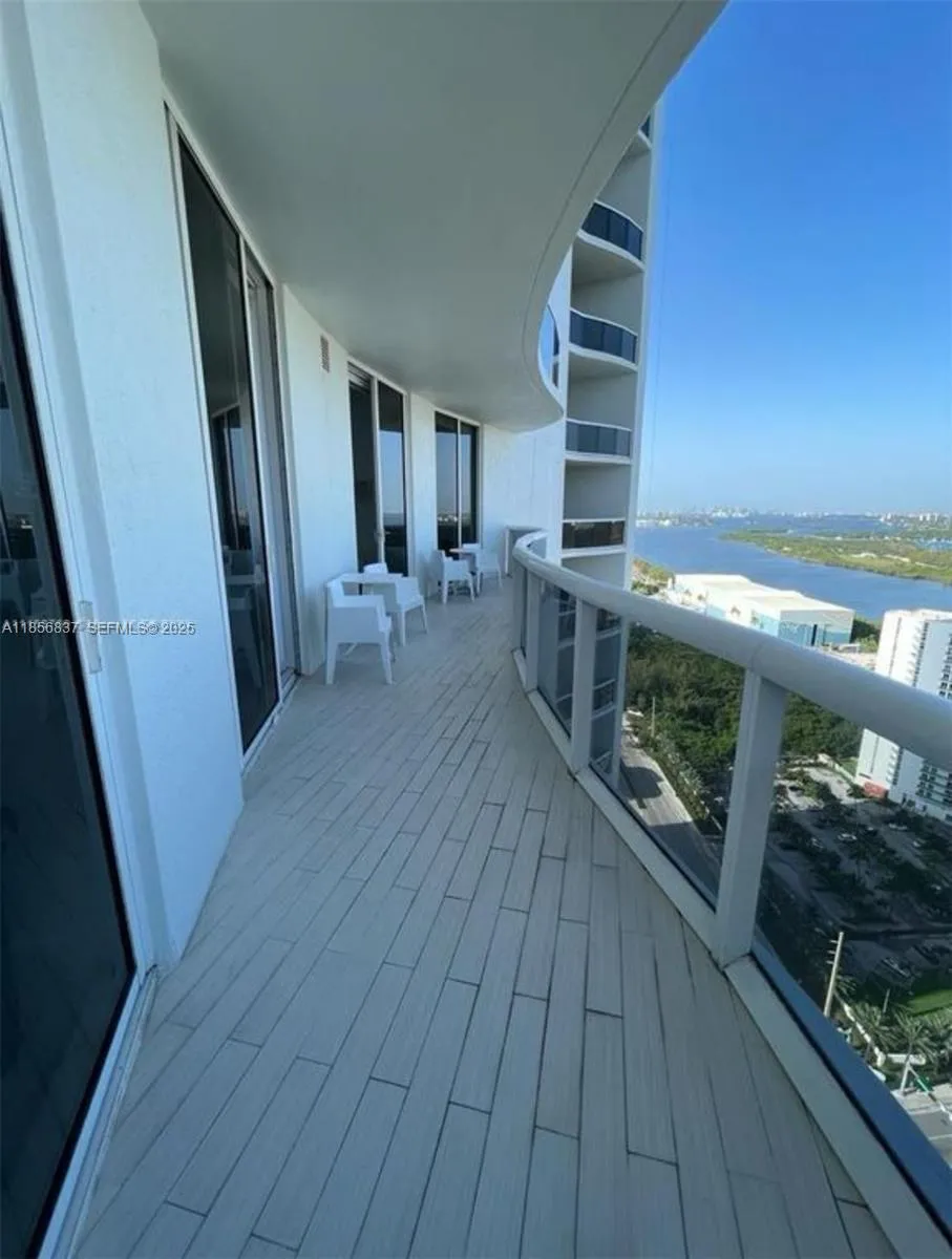 15811 Collins Ave #2805 Sunny Isles Beach, FL 33160