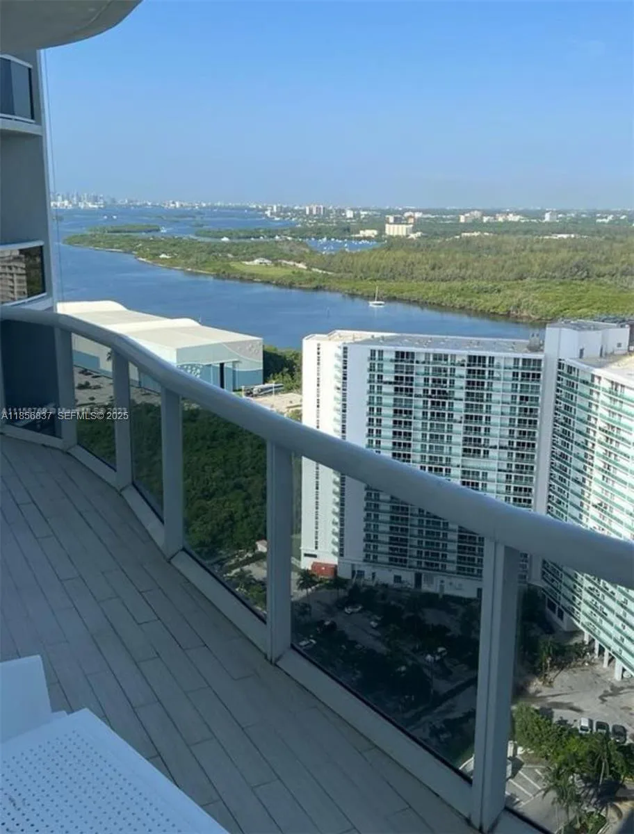 15811 Collins Ave #2805 Sunny Isles Beach, FL 33160