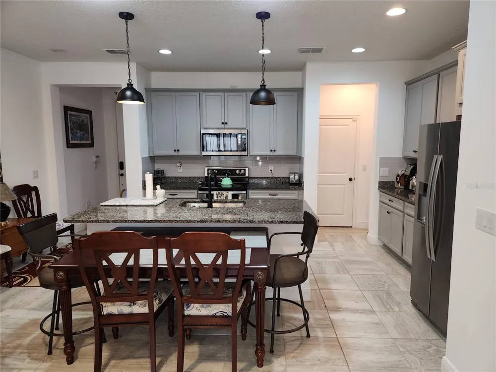 5508 VIOLA LEE WAY Lutz, FL 33558