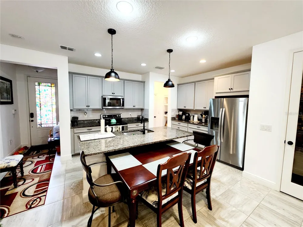 5508 VIOLA LEE WAY Lutz, FL 33558