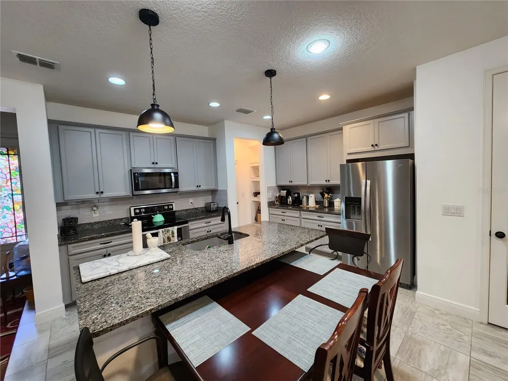 5508 VIOLA LEE WAY Lutz, FL 33558
