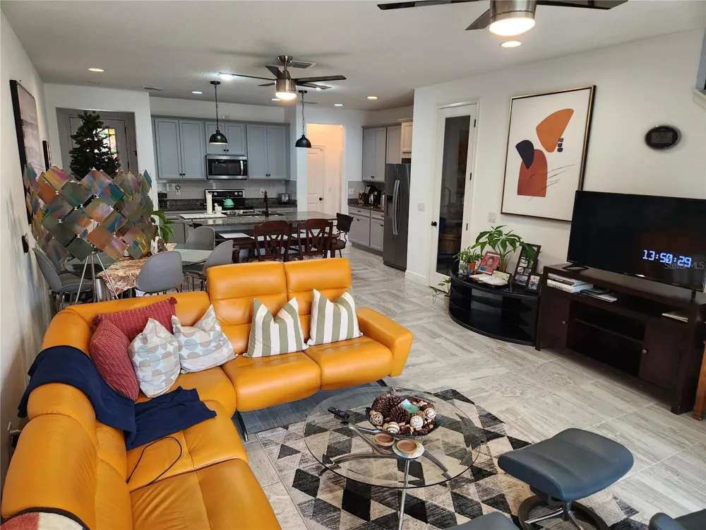 5508 VIOLA LEE WAY Lutz, FL 33558