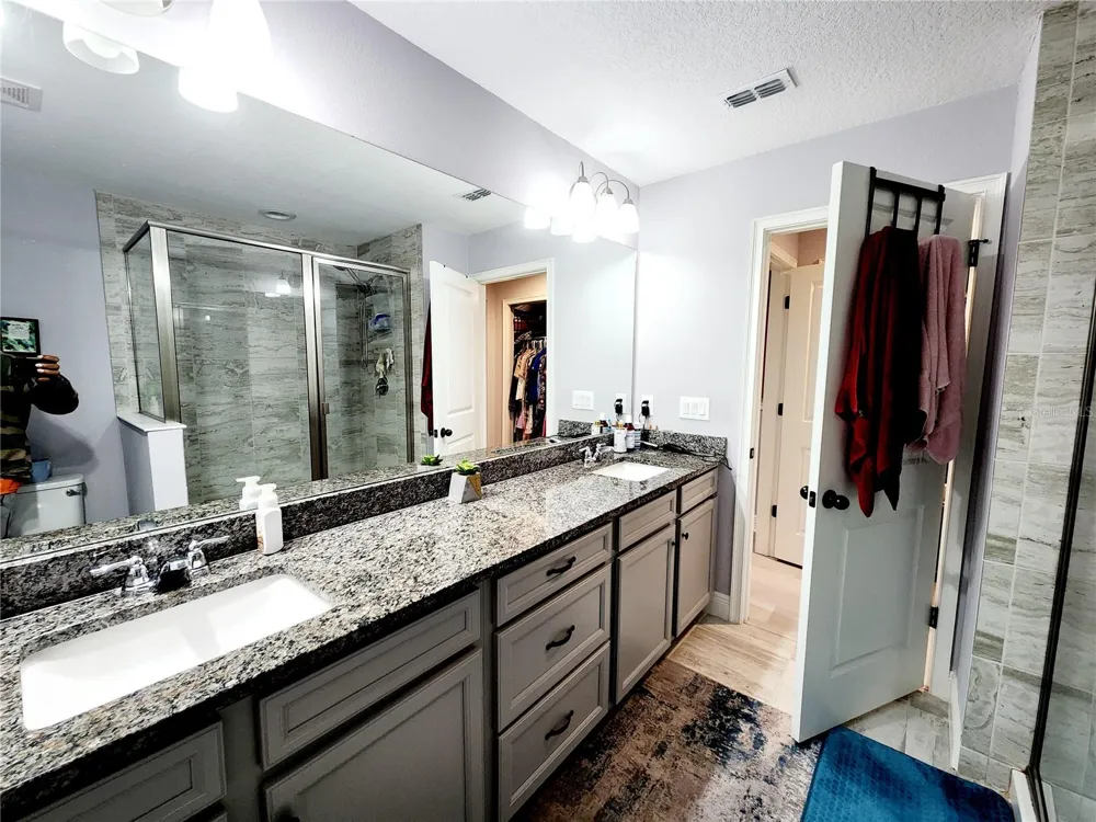 5508 VIOLA LEE WAY Lutz, FL 33558
