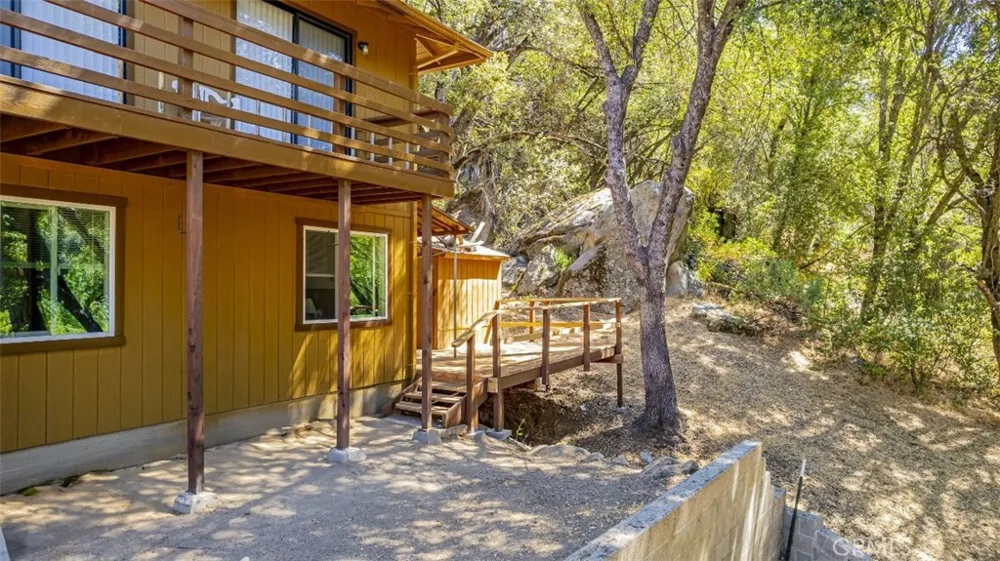 38601 Bon Veu Circle Oakhurst, CA 93644