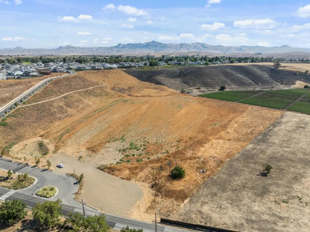 4821 Southside Road Hollister, CA 95023