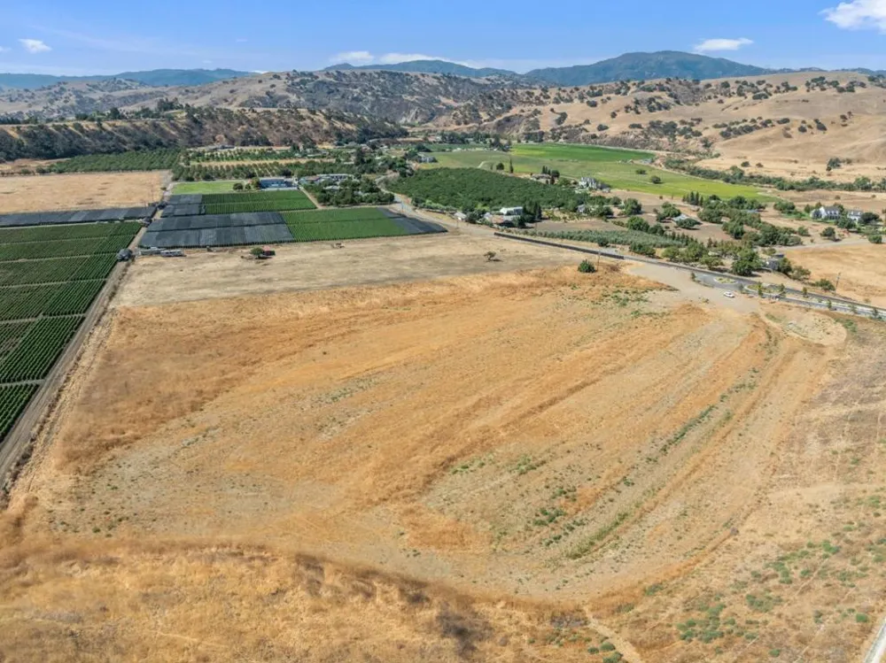 4821 Southside Road Hollister, CA 95023