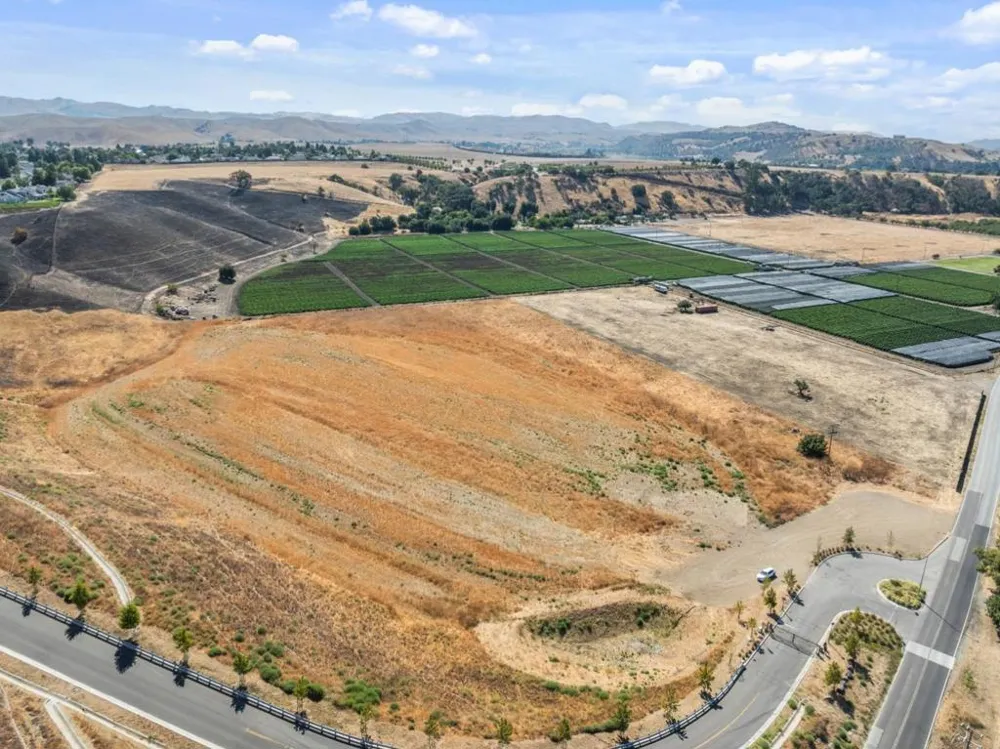 4821 Southside Road Hollister, CA 95023