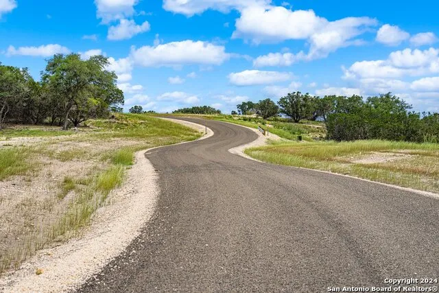 195 & 200 Countless Views Dr. Kerrville, TX 78028