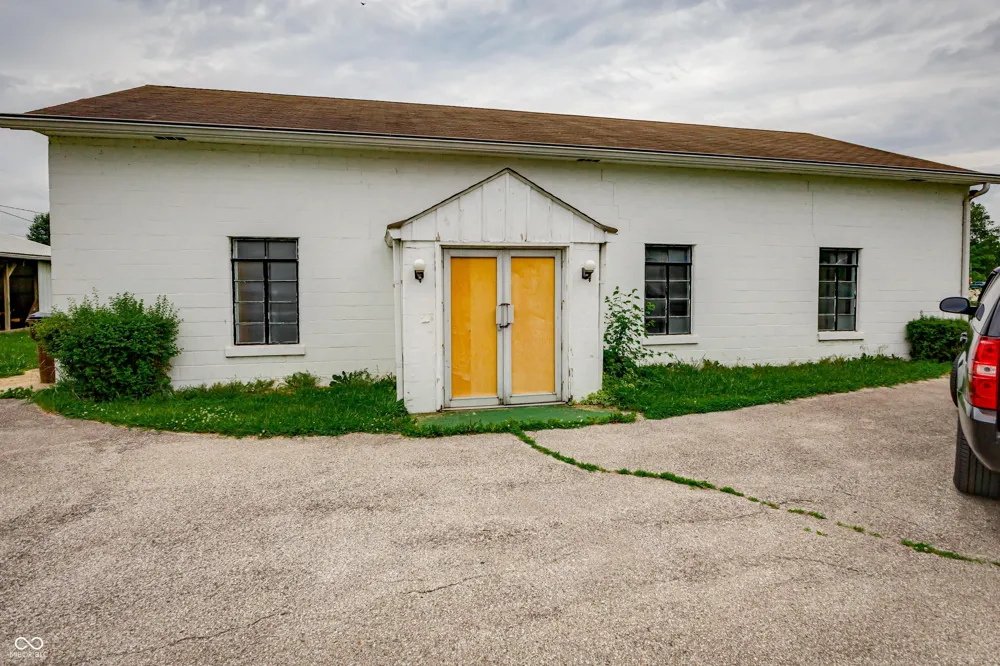 20-24 Eisenhower Drive Edinburgh, IN 46124