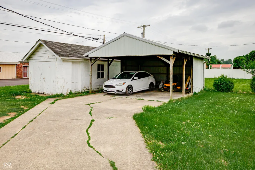 20-24 Eisenhower Drive Edinburgh, IN 46124