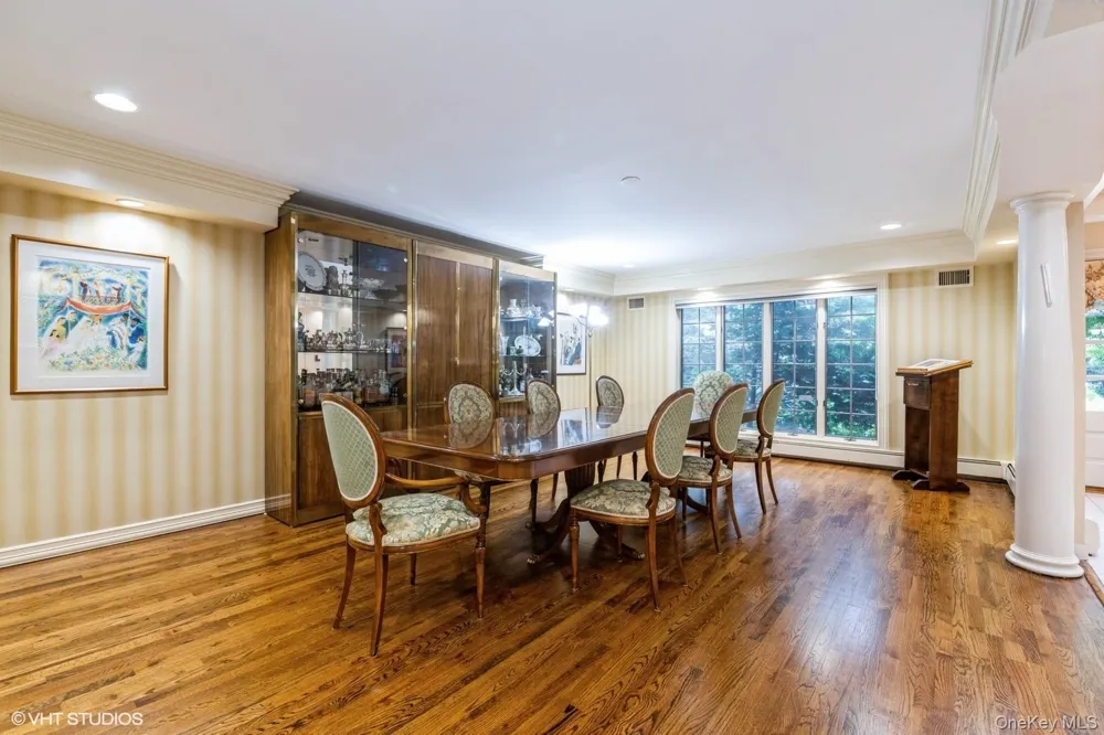 835 Barberry Lane Woodsburgh, NY 11598