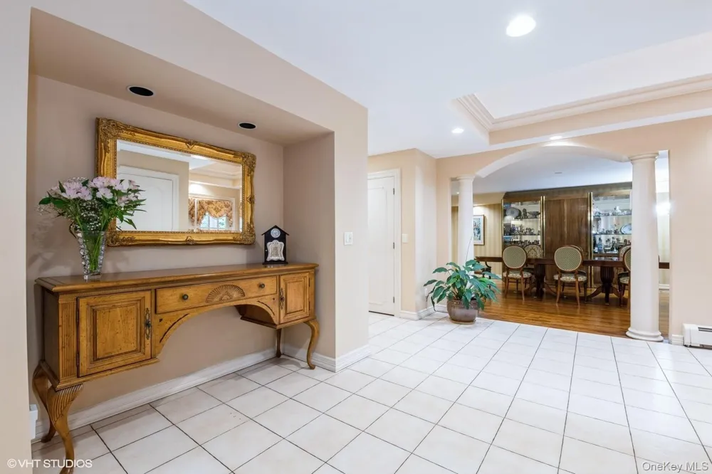 835 Barberry Lane Woodsburgh, NY 11598