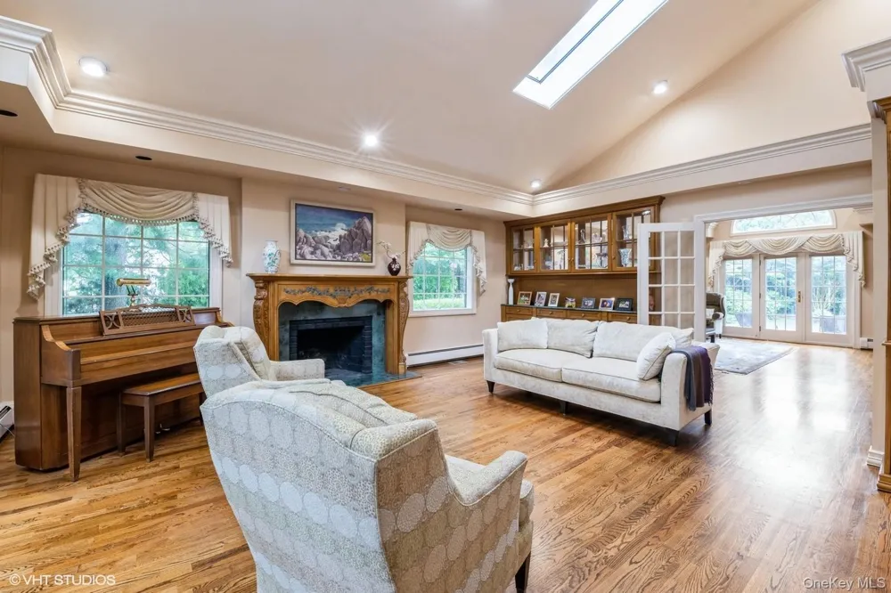 835 Barberry Lane Woodsburgh, NY 11598