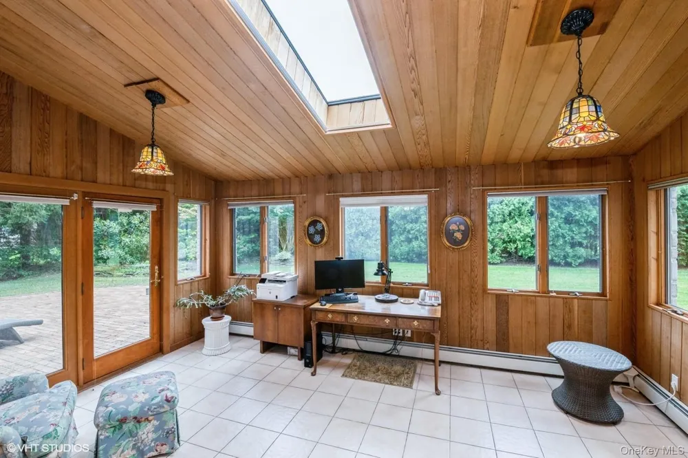 835 Barberry Lane Woodsburgh, NY 11598