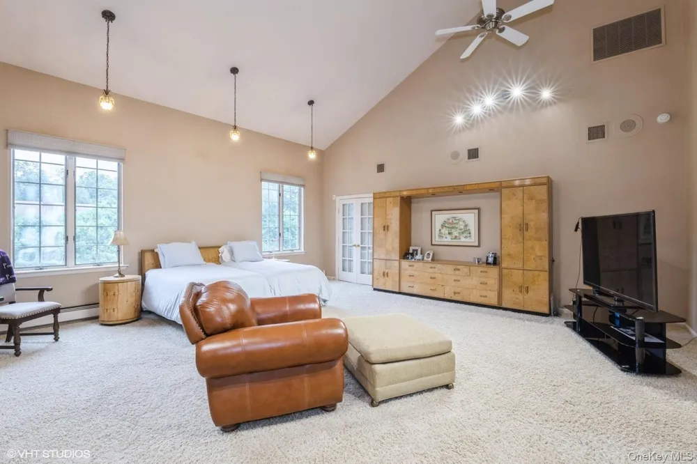 835 Barberry Lane Woodsburgh, NY 11598