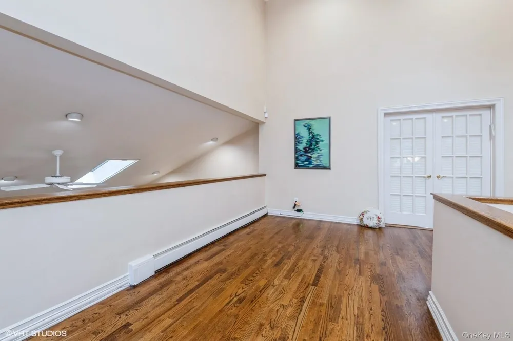 835 Barberry Lane Woodsburgh, NY 11598