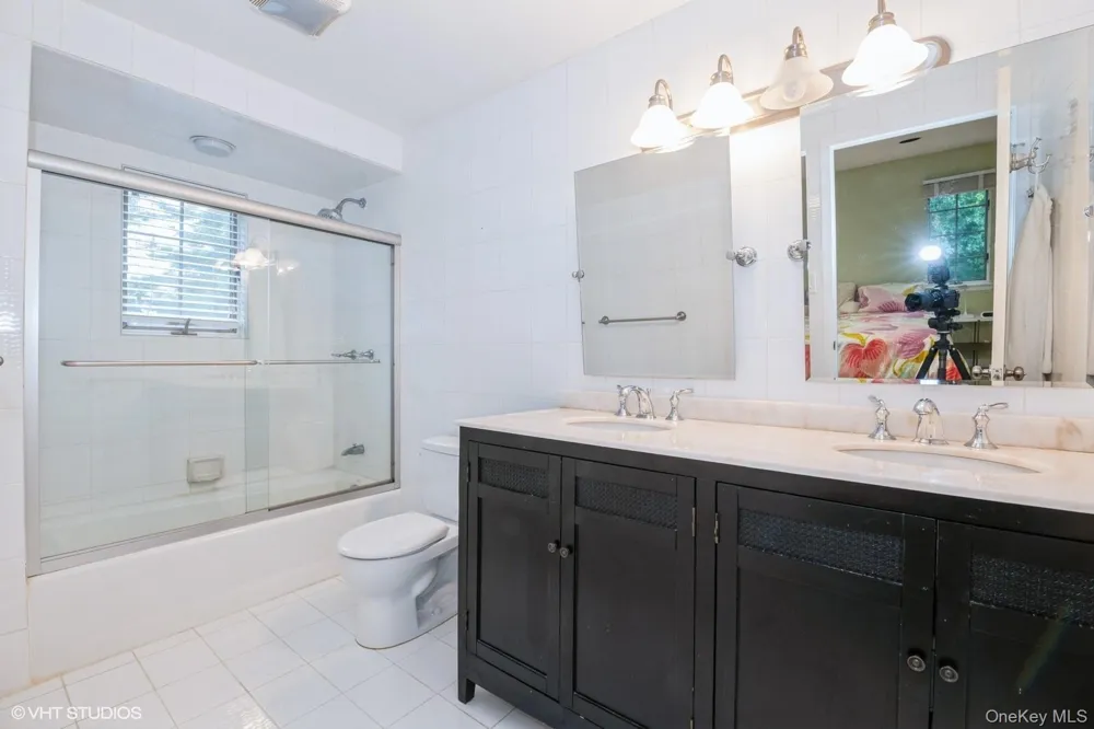 835 Barberry Lane Woodsburgh, NY 11598