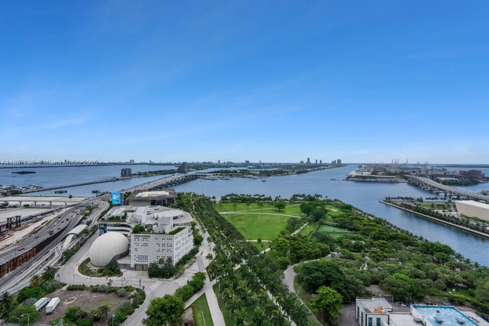 1000 Biscayne Blvd #2402 Miami, FL 33132