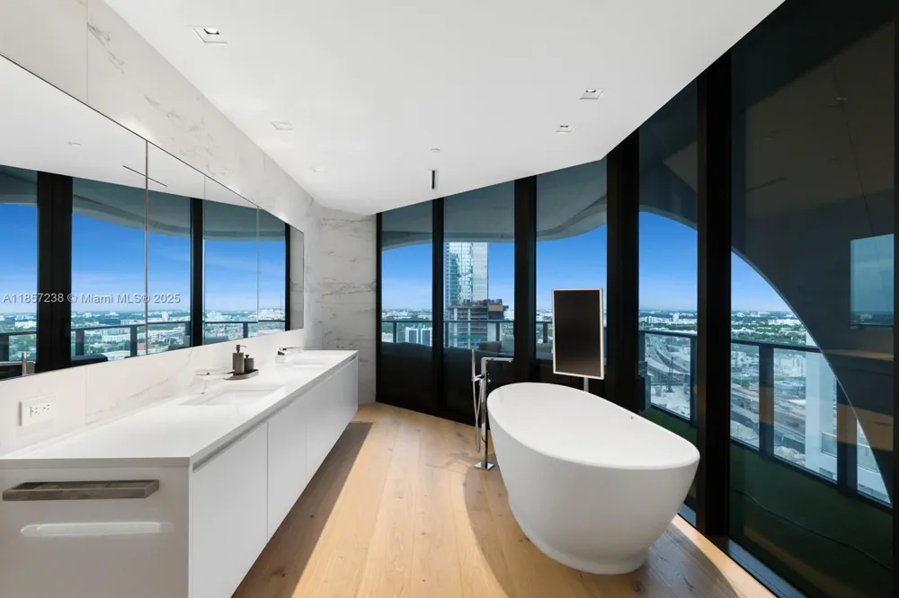 1000 Biscayne Blvd #2402 Miami, FL 33132