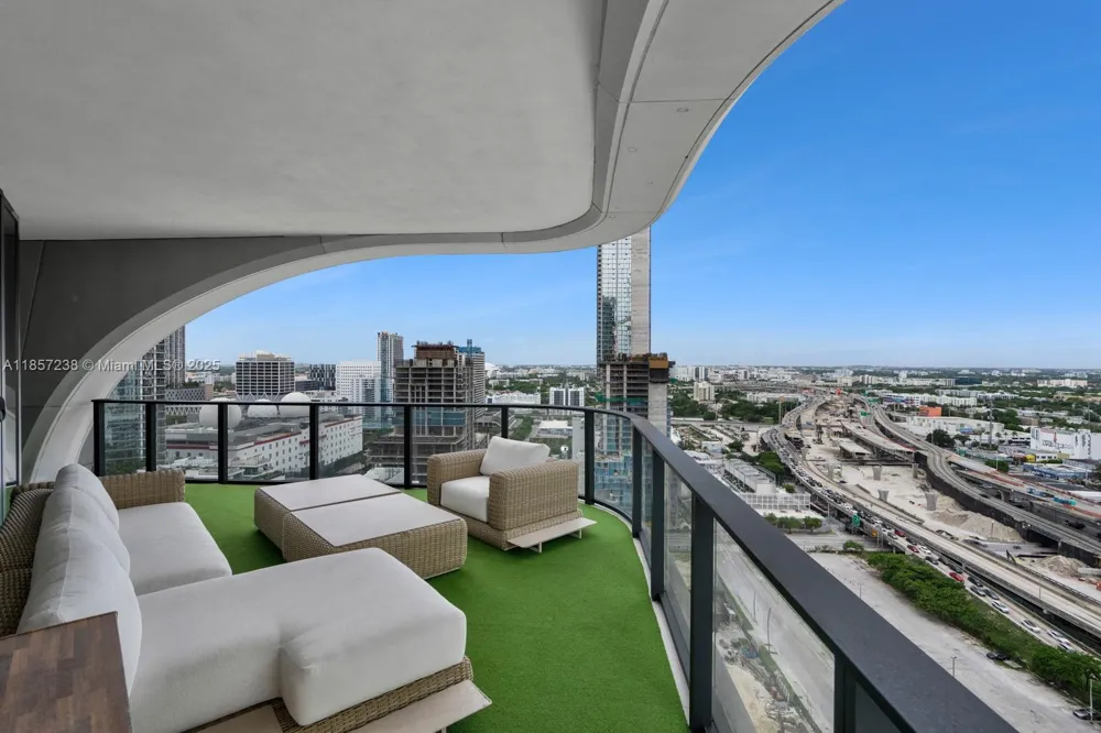 1000 Biscayne Blvd #2402 Miami, FL 33132