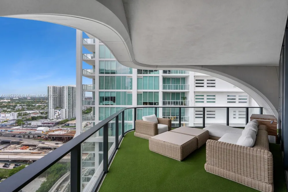 1000 Biscayne Blvd #2402 Miami, FL 33132
