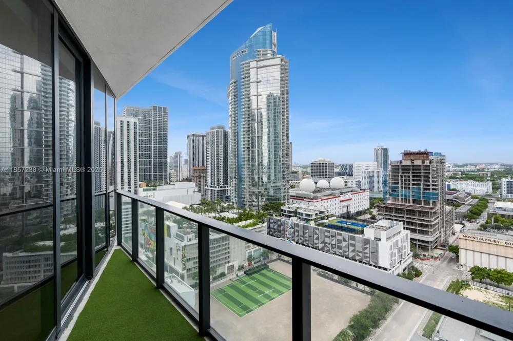 1000 Biscayne Blvd #2402 Miami, FL 33132