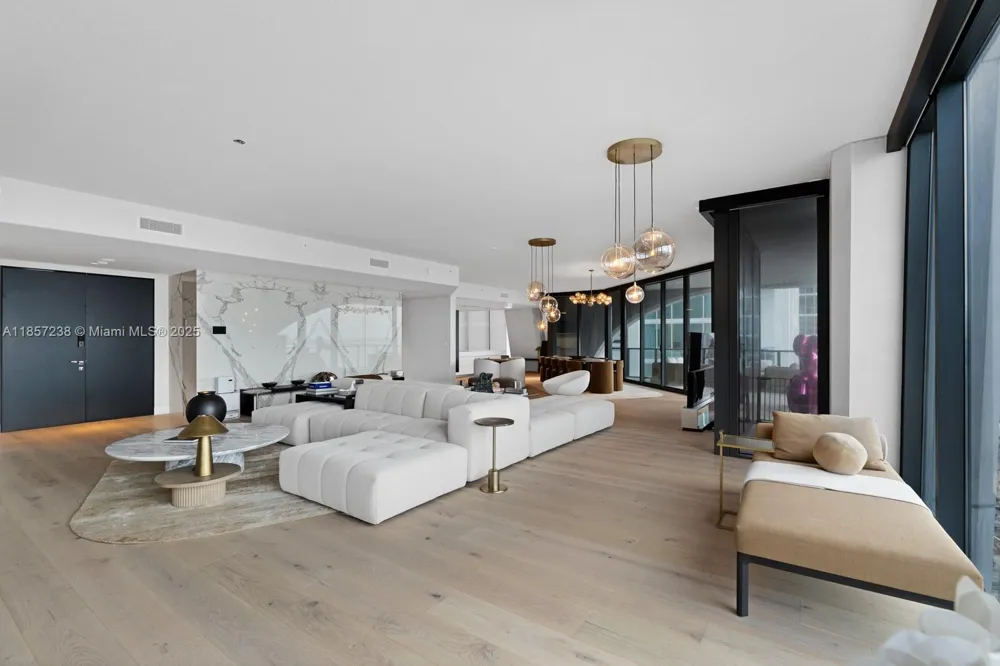 1000 Biscayne Blvd #2402 Miami, FL 33132
