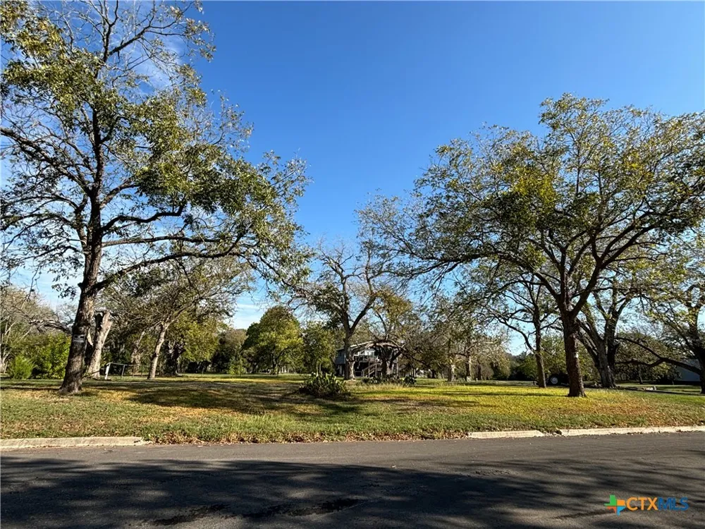 67 S Hampton Drive Seguin, TX 78155