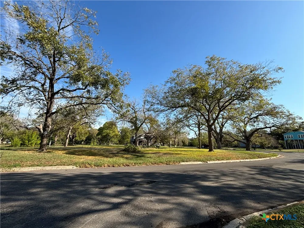67 S Hampton Drive Seguin, TX 78155
