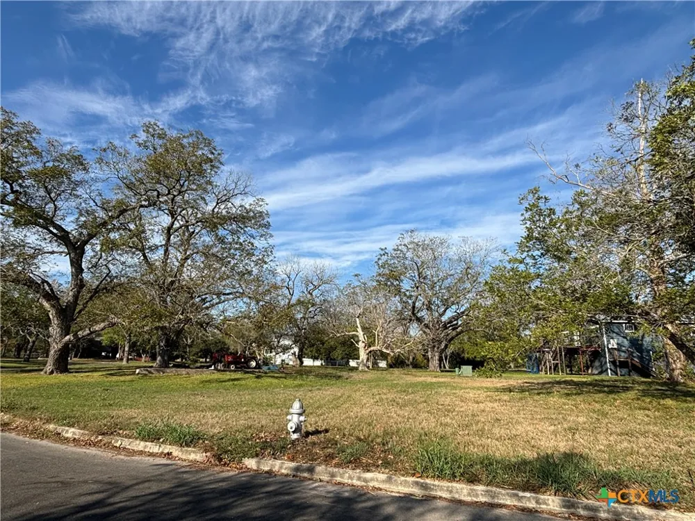 67 S Hampton Drive Seguin, TX 78155