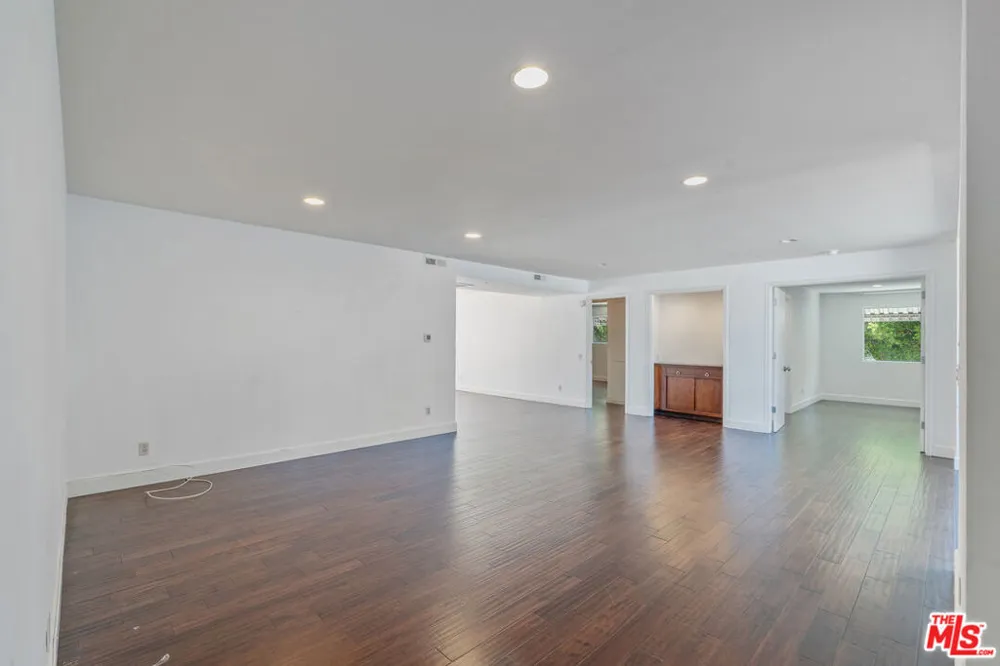 603 Doheny Drive #2B Beverly Hills, CA 90210