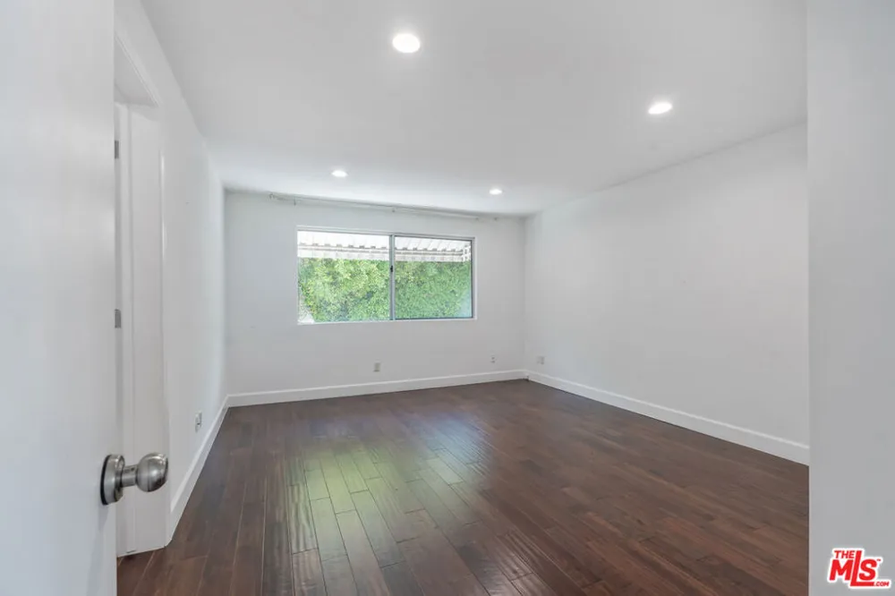 603 Doheny Drive #2B Beverly Hills, CA 90210
