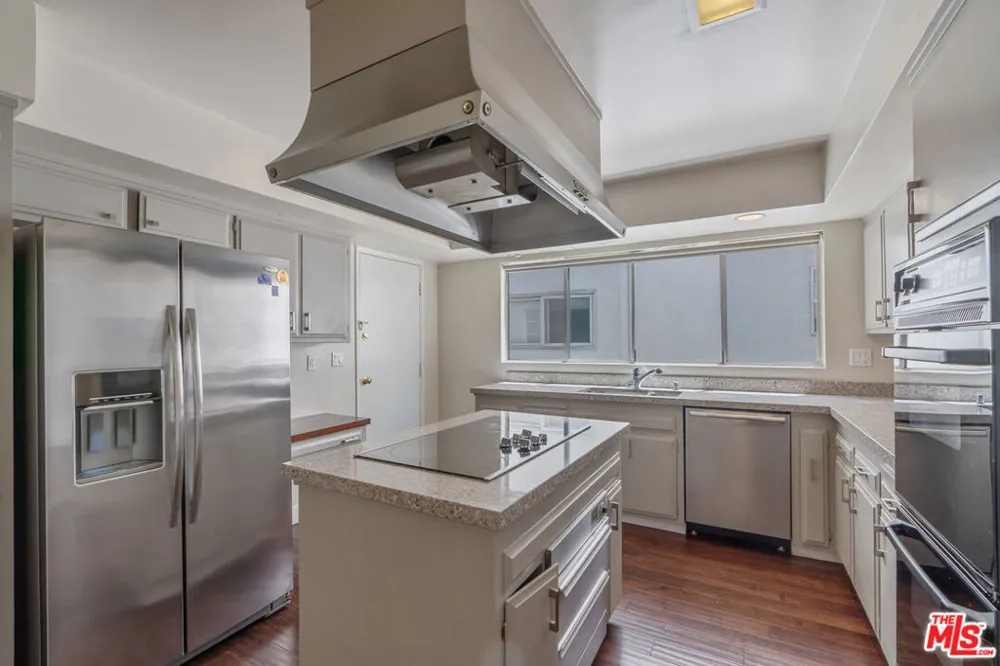 603 Doheny Drive #2B Beverly Hills, CA 90210